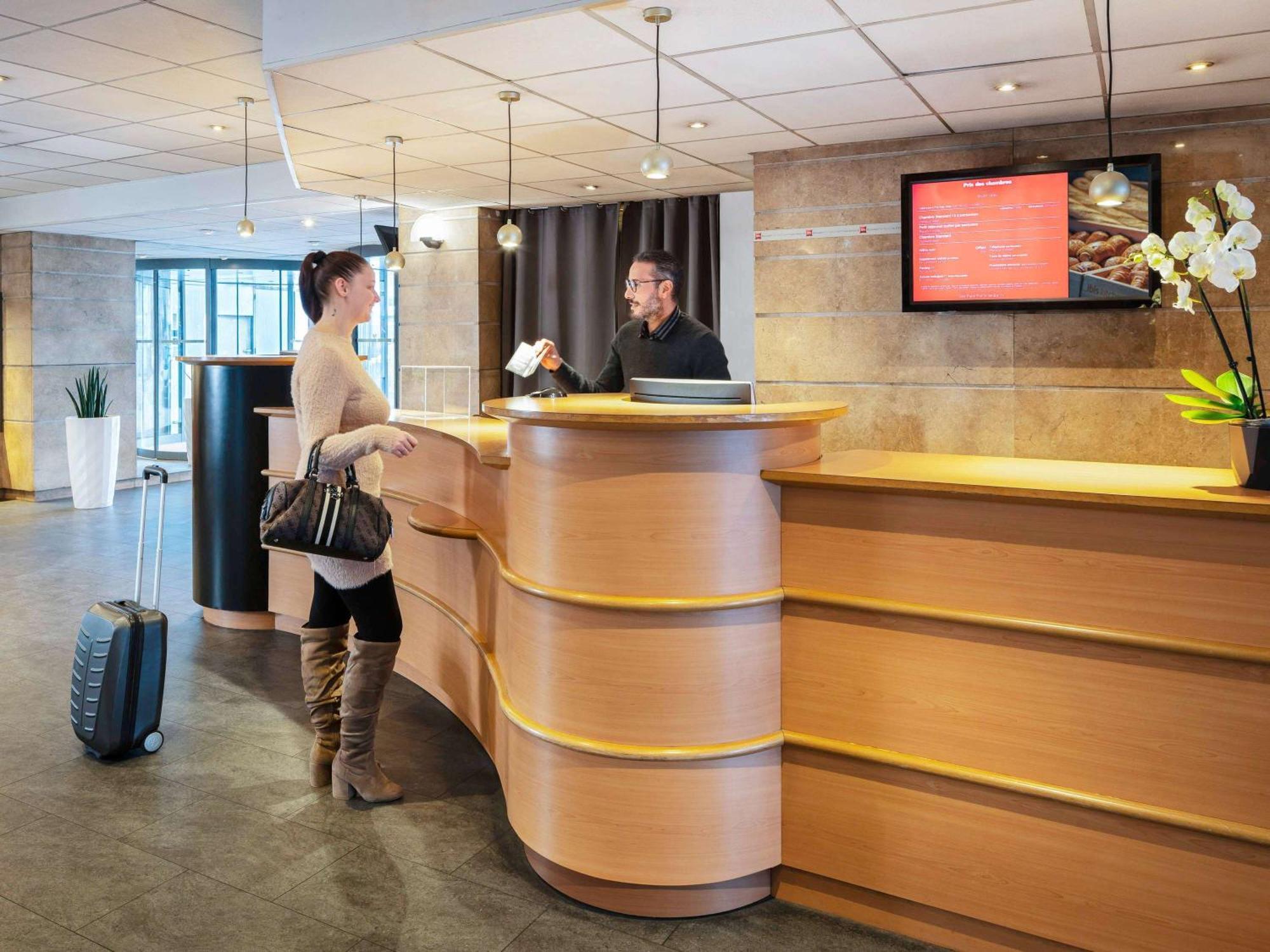 Ibis Paris Porte De Bercy Charenton-le-Pont Bagian luar foto